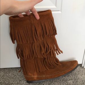 Minnetonka 3-Layer Fringe Boots